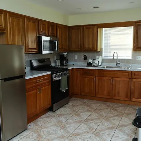 Spacious 3 Bedroom, 15 Min To Ewr Airport And Parks Newark Exterior photo